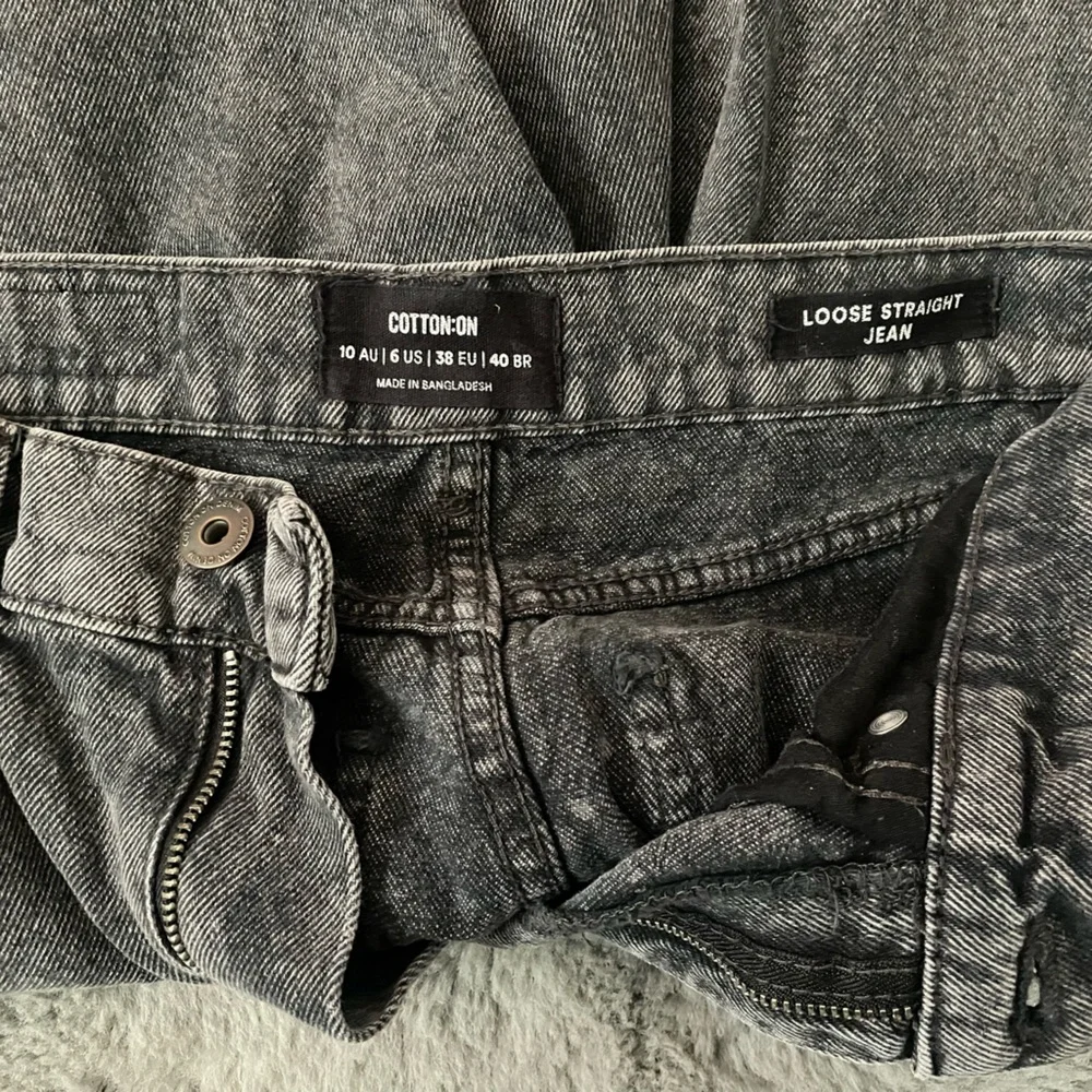 Cotton On faded black jeans - Picture 2 of 3